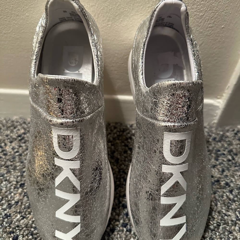 NWOT: DKNY Silver Crackle Sneakers - Picture 2 of 3